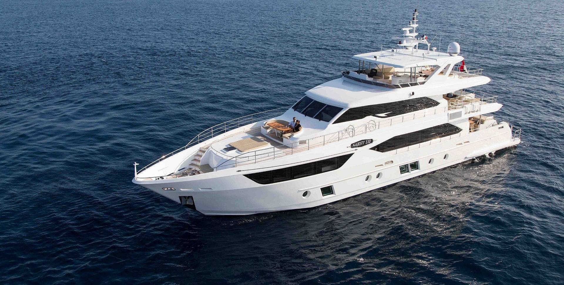 Majesty 110 yacht