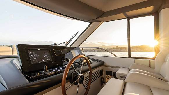 Azimut Magellano 60 yacht