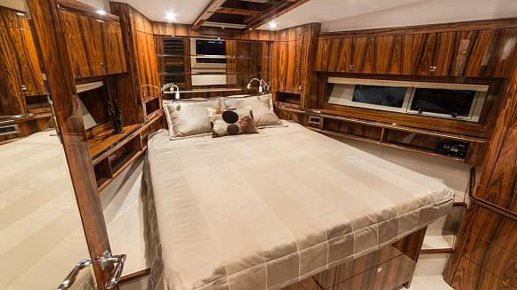 GALEON 550 FLY yacht