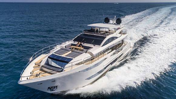 PEARL 95 yacht