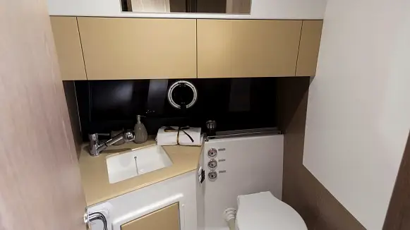 GALEON 310 HTC yacht