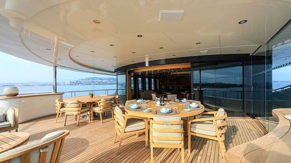 AHS yacht