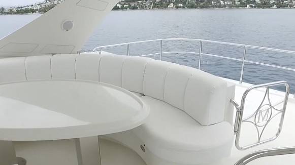 MARQUIS 690 FLY yacht