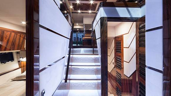 GALEON 550 FLY yacht