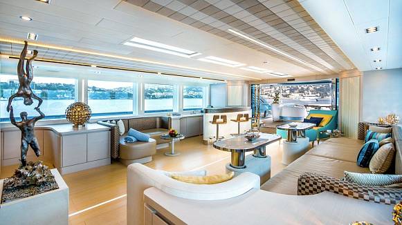 QUEEN ALLA yacht