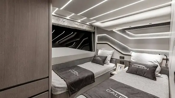 GALEON 800 FLY yacht