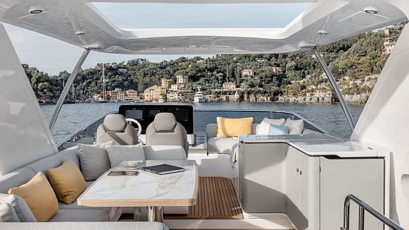 AZIMUT 60 FLY yacht