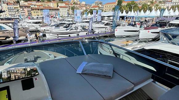 ABSOLUTE 62 FLY yacht