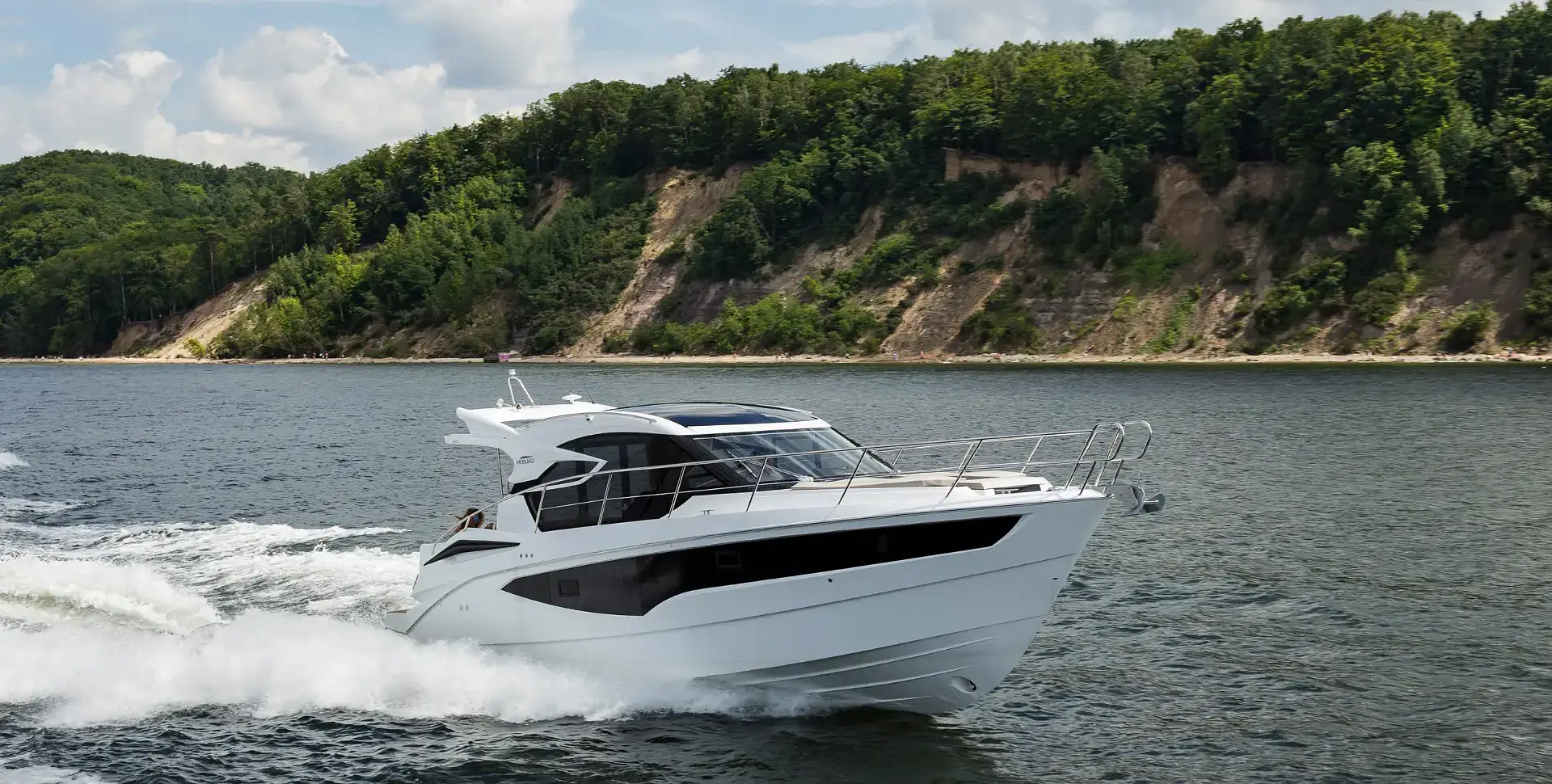 GALEON 370 HTC yacht