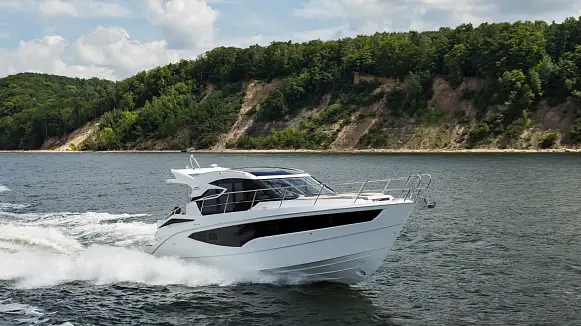 GALEON 370 HTC yacht