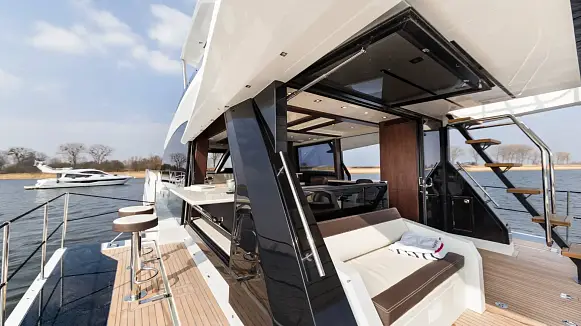 GALEON 640 FLY yacht