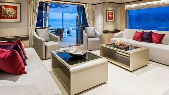 MIA yacht