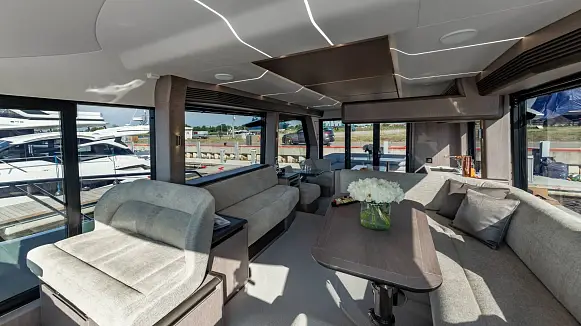 GALEON 560 FLY yacht