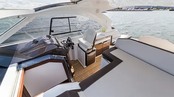 GALEON 335 HTS yacht