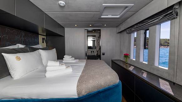 SUNREEF 60 SAILING yacht