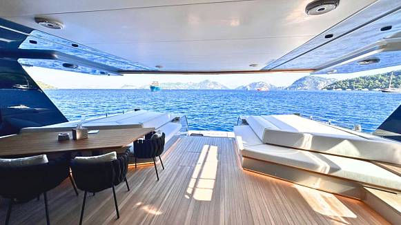 CARAT yacht