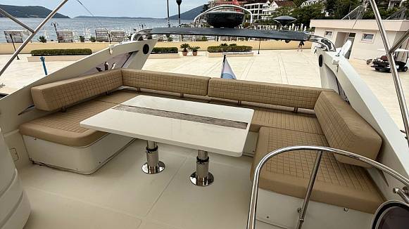DOMINATOR 640 S yacht