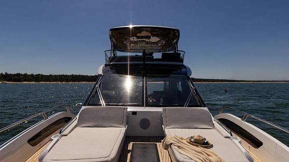 GALEON 620 FLY yacht