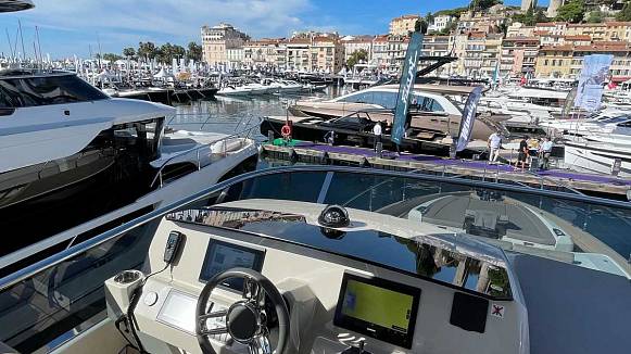 ABSOLUTE 62 FLY yacht