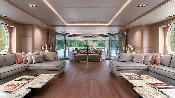 JAZ yacht