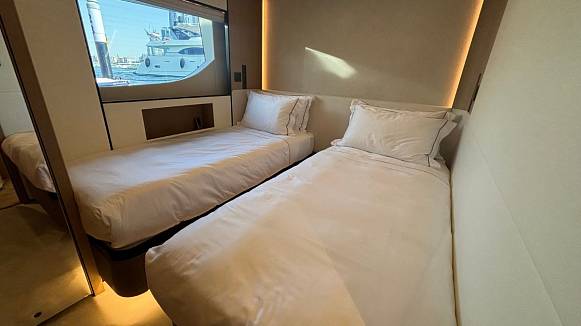 MAJESTY 112 TERRACE yacht