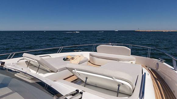 GALEON 620 FLY yacht