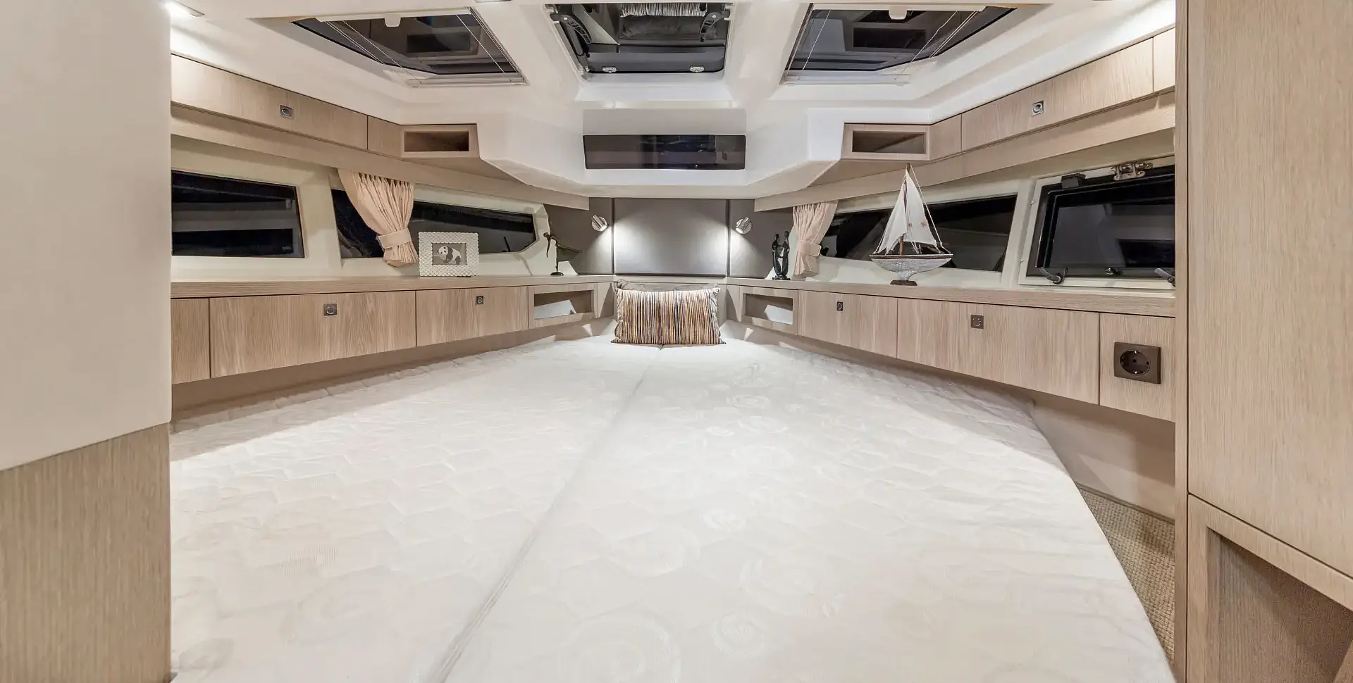 GALEON 360 FLY yacht