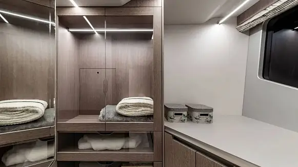 GALEON 800 FLY yacht