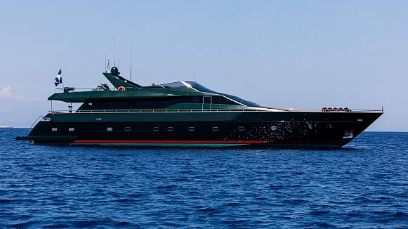 CAN'T REMEMBER yacht