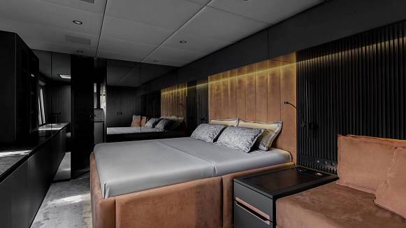 SUNREEF 80 SAILING yacht