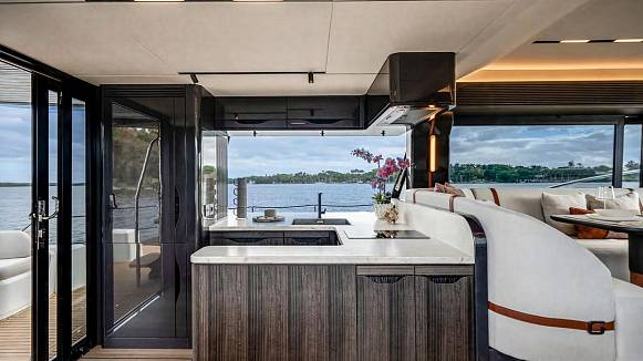 GALEON 520 FLY yacht