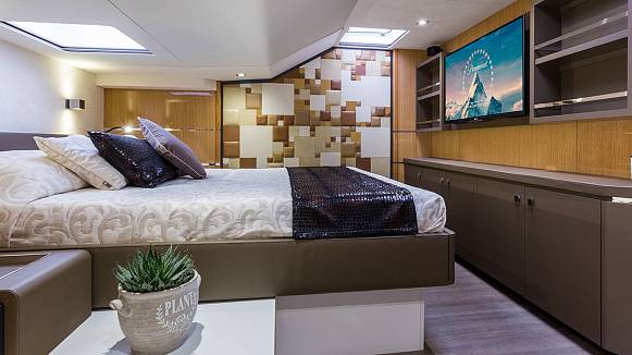 PRIVILEGE SERIE 6 yacht