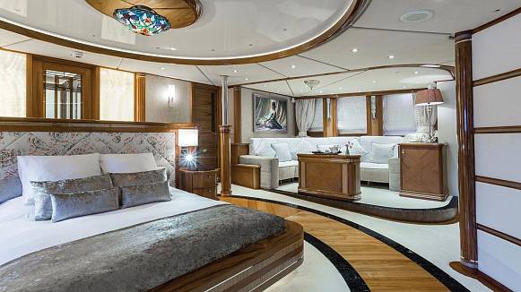 LEGEND yacht