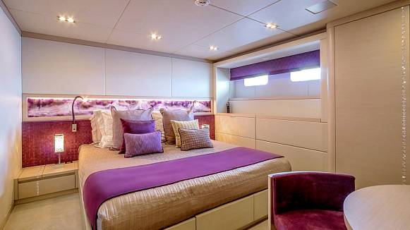 QUEEN ALLA yacht