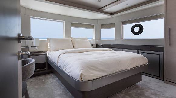 Nomad 70 SUV yacht
