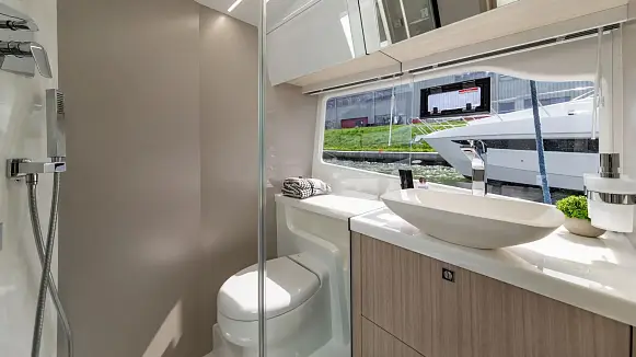 GALEON 440 FLY yacht