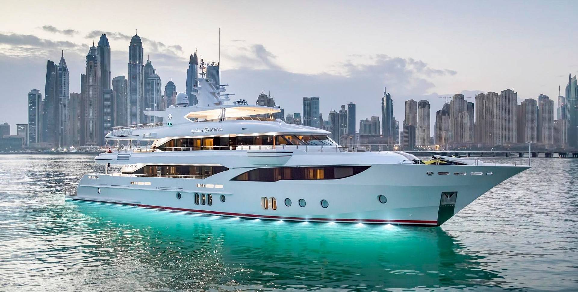 Majesty 155 yacht