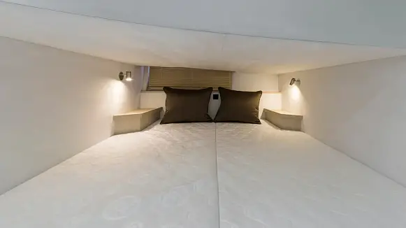 GALEON 335 HTS yacht