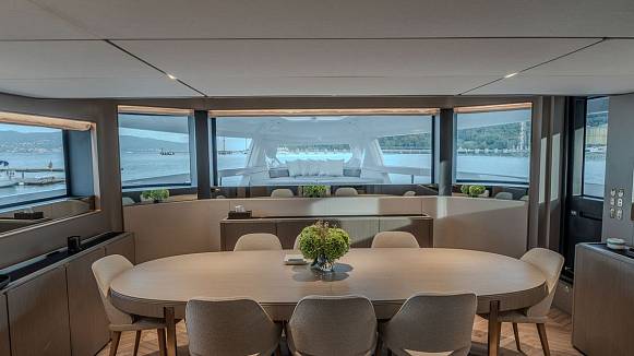 FERRETTI INFYNITO 90 yacht