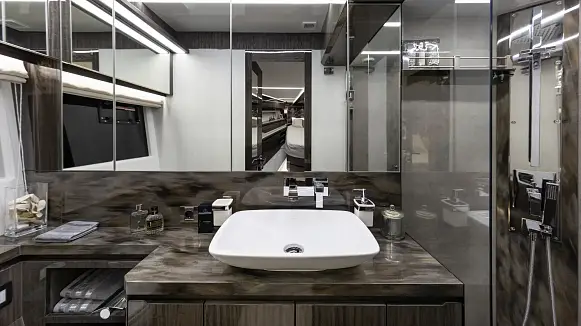 GALEON 650 SKY yacht