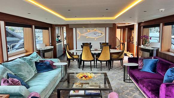SHE GOT THE HOUSE yacht