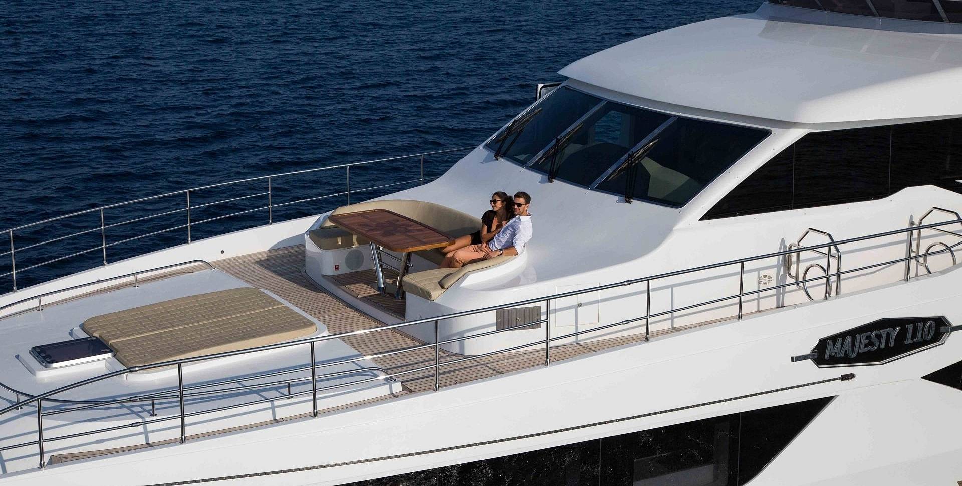 Majesty 110 yacht