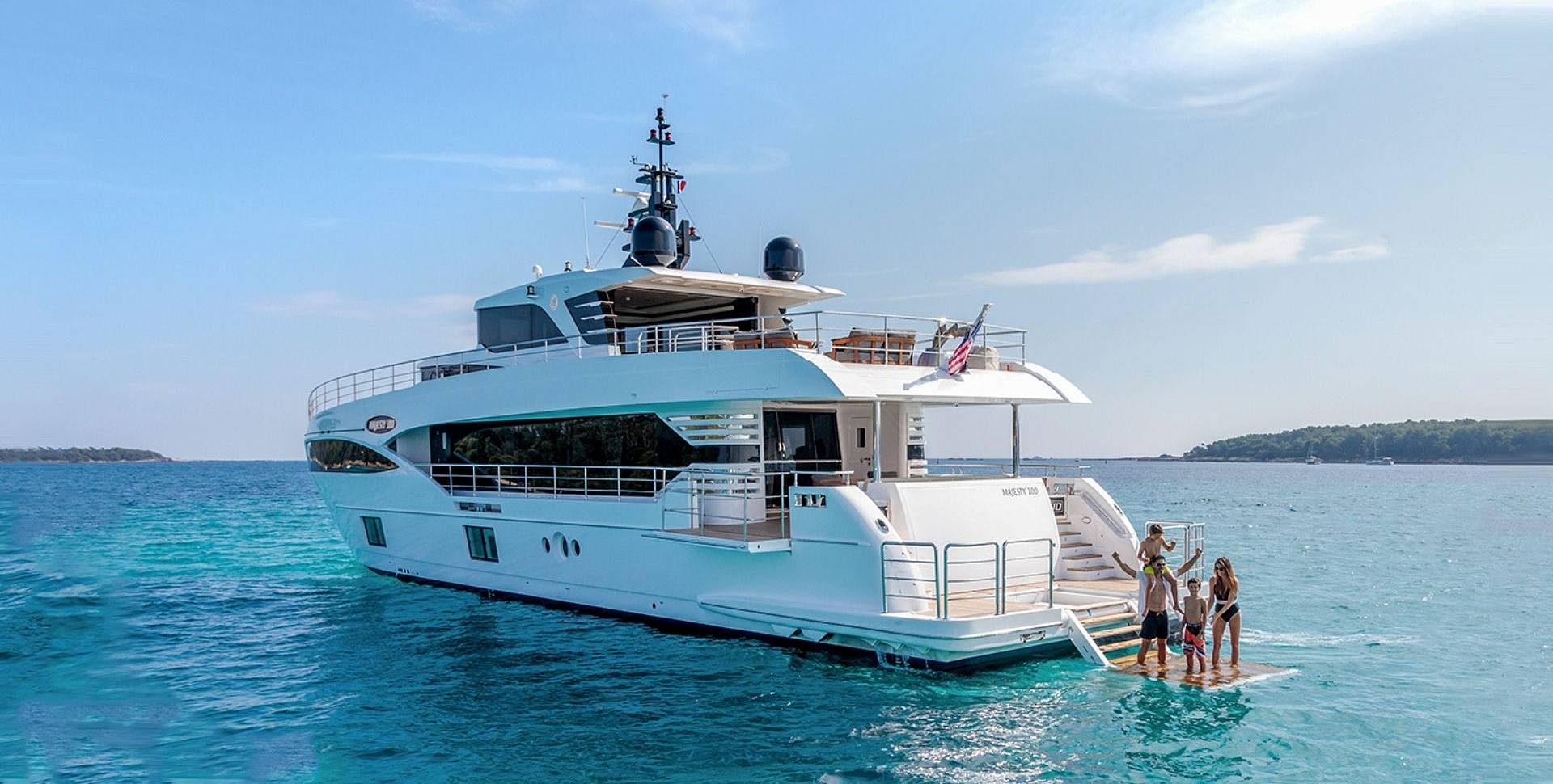 Majesty 100 yacht