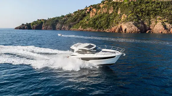 GALEON 365 HTS yacht