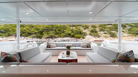 JAZ yacht