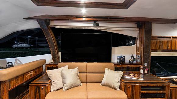 GALEON 550 FLY yacht