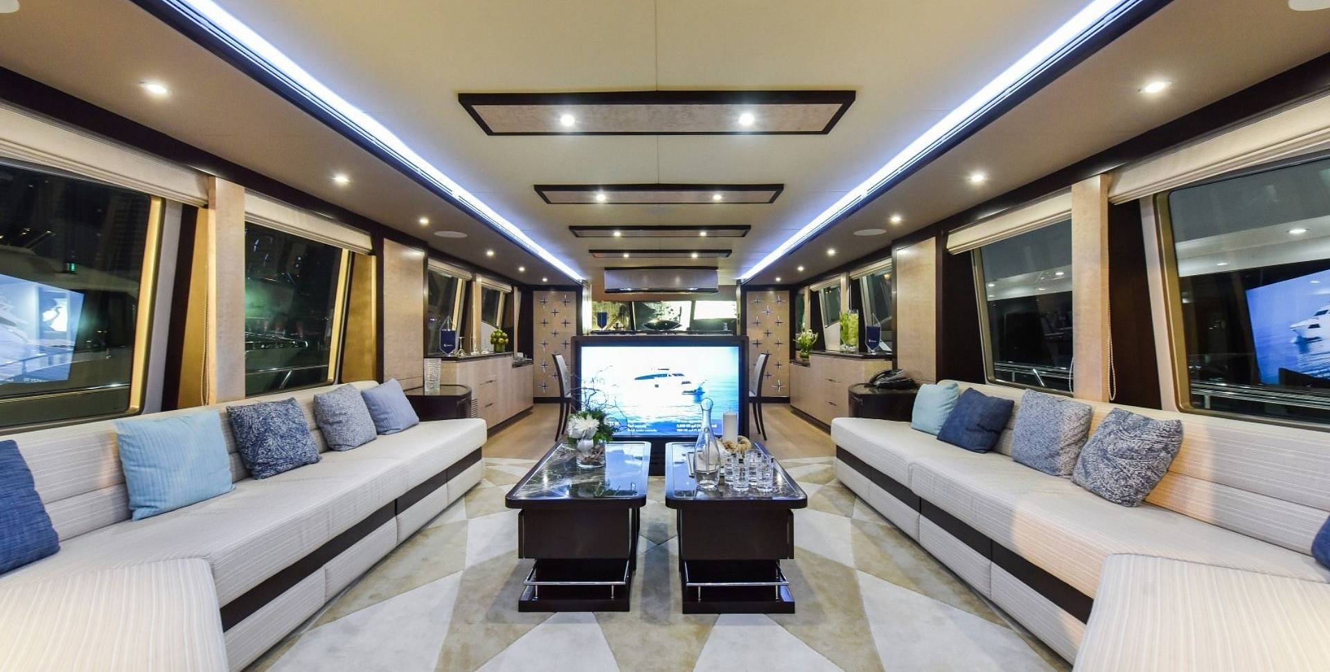 Majesty 90 yacht