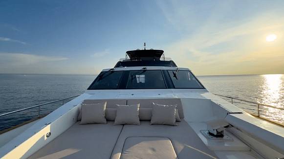 GUY COUACH 2800  yacht