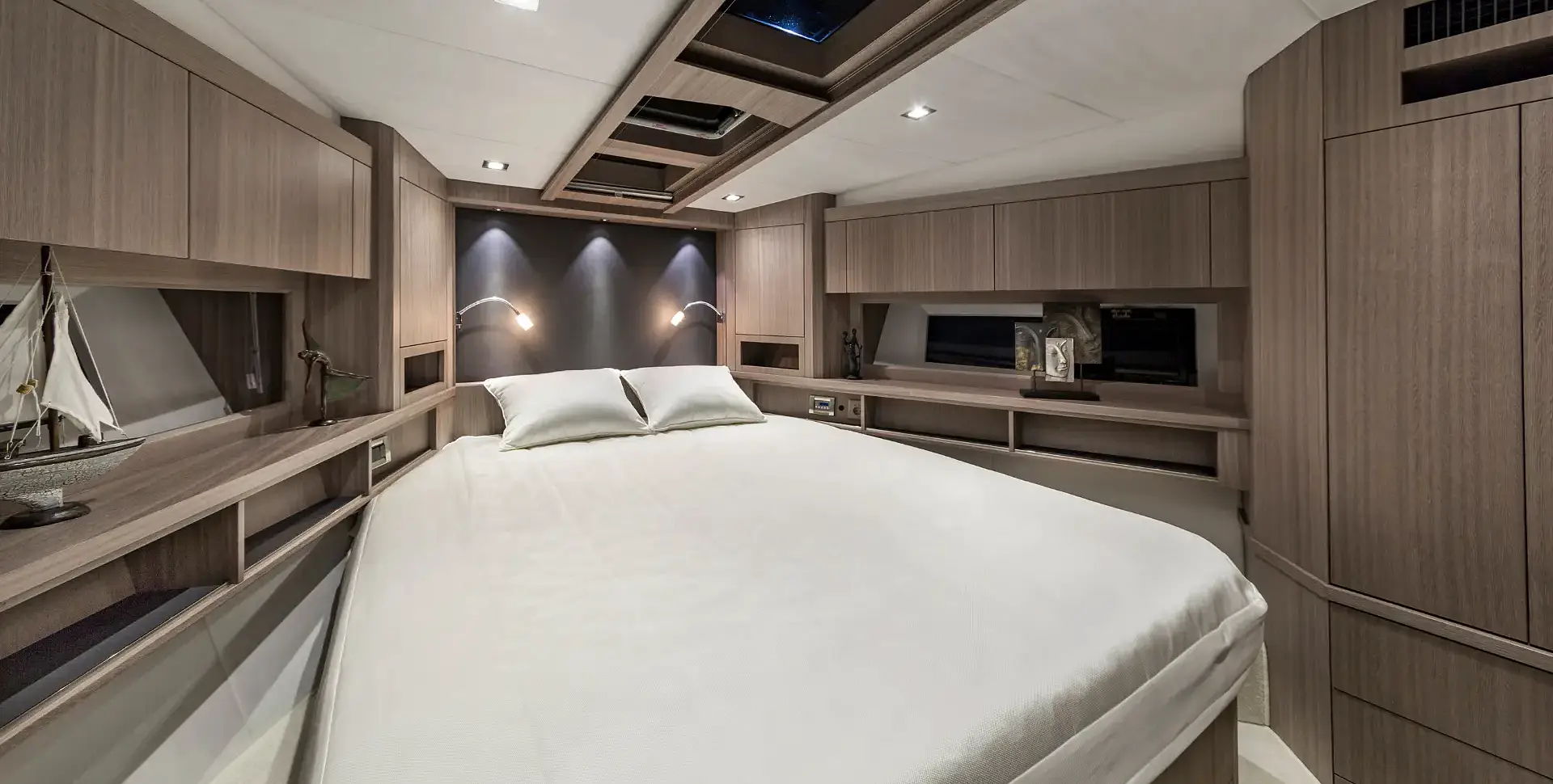 GALEON 550 FLY yacht