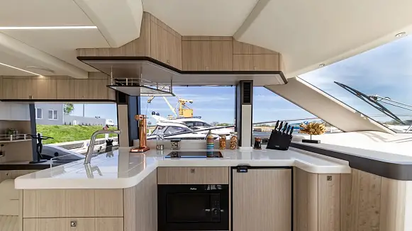 GALEON 440 FLY yacht
